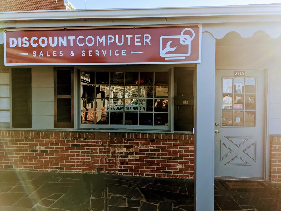 Discount Computer Sales & Service storefront sign in Vinton, VA